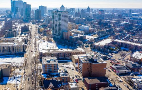 1409 Prospect Ave, Milwaukee WI 53202-3021 exterior