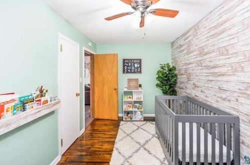 4202 4 St, Duluth MN 55806-2652 exterior