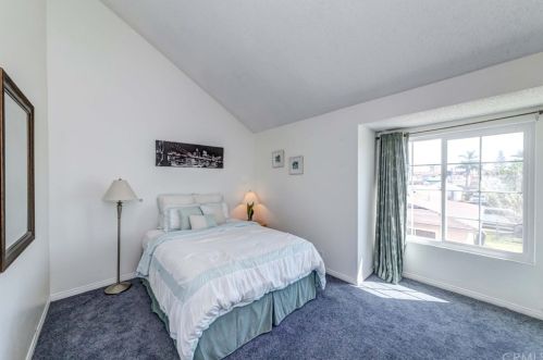 8636 Ramona St, Bellflower CA 90706-6320 exterior