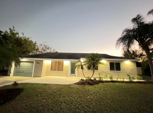 592 Whitmore Dr, Fort Pierce FL  34984-4570 exterior