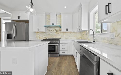 2207 Rand Pl, Washington DC 20002-1912 exterior