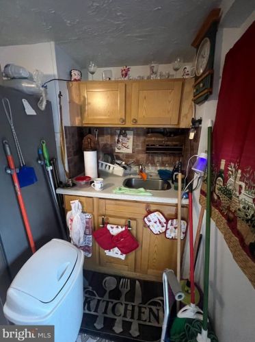 1226 Cayuga St, Philadelphia PA 19124-3843 exterior