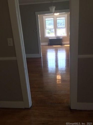 224 Burnside Ave, Hartford CT 06108-2710 exterior