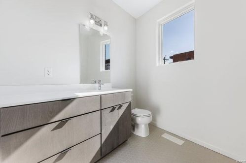 2867 Indiana Ave, Saint Louis MO 63118-2506 exterior