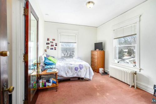 2020 3 St, Duluth MN 55805-1856 exterior