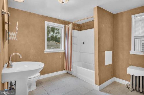 803 Rambler Ave, Runnemede NJ 08078-1027 exterior