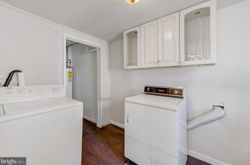 3 Scarsdale Ave, Trenton NJ  08618-1921 exterior