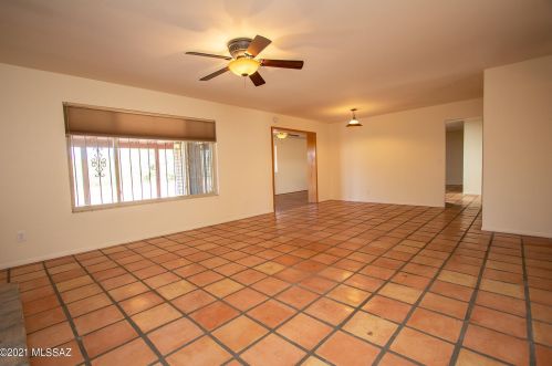 7437 Casablanca Dr, Tucson AZ 85704-1315 exterior