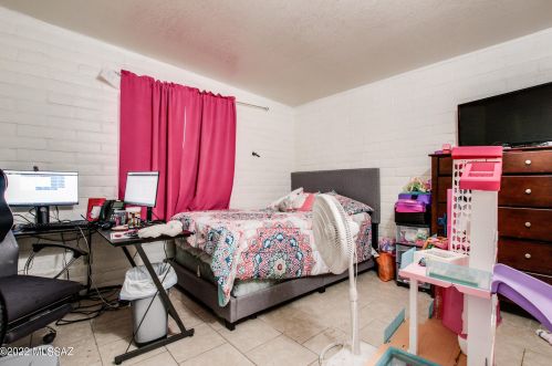 5040 17 St, Tucson AZ 85719-6766 exterior