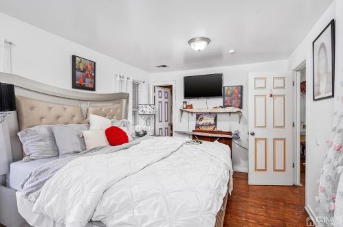 6 8 St, New Brunswick NJ 08902-4534 exterior