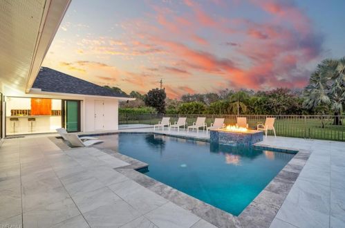 1919 Countess Ct, Naples FL 34110-1005 exterior