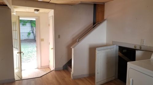 28 Thompson St, Concord NH 03301-2406 exterior