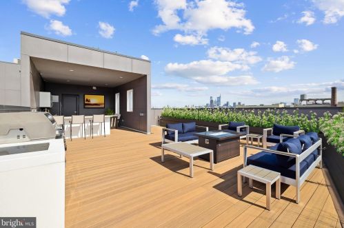 1501 31st St, Philadelphia PA 19121-0035 exterior