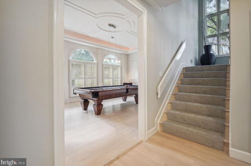 9906 Avenel Farm Dr, Rockville MD 20854-5410 exterior