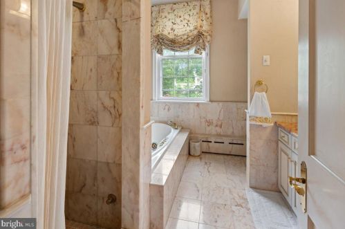 240 Library Pl, Princeton NJ 08540-3019 exterior