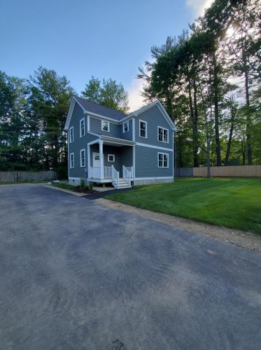 152 Mast Rd, Dover, NH 03820-4484