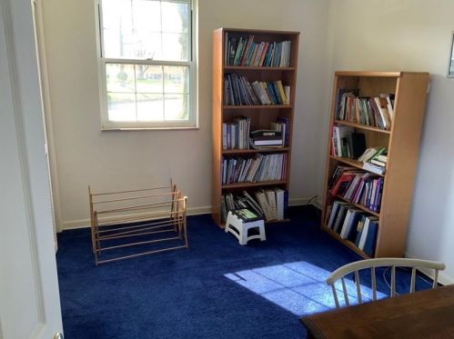 16 Chapel Dr, Pittsburgh PA 15237-2518 exterior