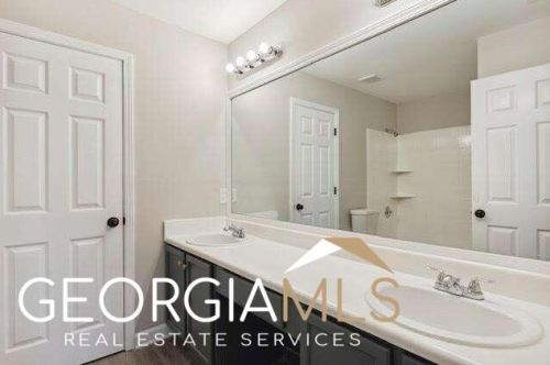 1386 Highgrove Way, Atlanta GA  30349-7510 exterior