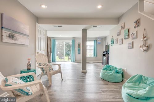 105 Knollwood Dr, Lancaster PA 17601-5613 exterior