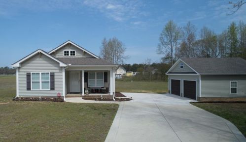 5699 Blanch Fields Ln, Lucama, NC 27851-8821