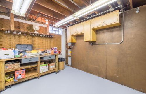 8236 Grantosa Dr, Milwaukee WI 53218-3628 exterior