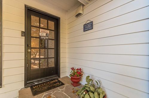 1620 Chevron Way, Atlanta GA  30350-4430 exterior