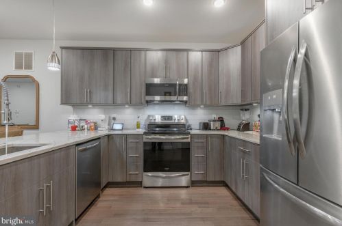 1405 8th St, Philadelphia PA 19122-3501 exterior