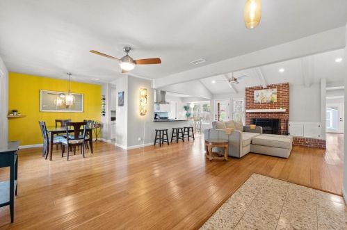 2608 Dunbarton Dr, Austin, TX 78723-2233