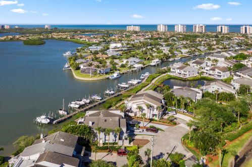 2500 Harbour Cv Dr, Fort Pierce FL 34949-1561 exterior