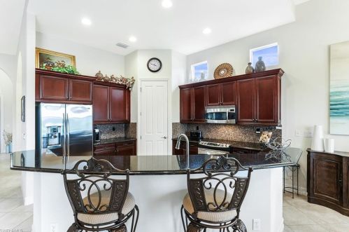 6581 Caldecott Dr, Naples FL 34113-3195 exterior