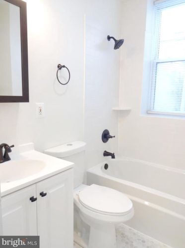 1133 Euclid St, Washington DC  20009-4837 exterior