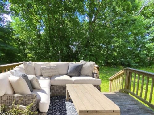 56 Bond St, Bridgewater NJ 08807-2458 exterior