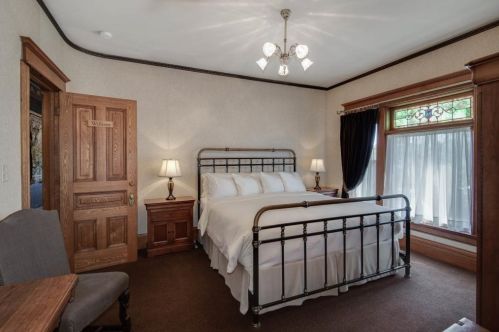 626 4th St, Stillwater MN 55082-4827 exterior