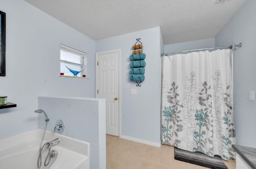 211 Kestor Dr, Fort Pierce FL 34953-5426 exterior