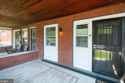 5817 Henry Ave, Philadelphia PA  19128-1702 exterior