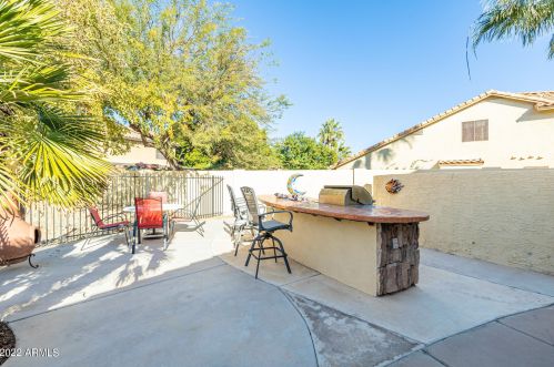 17002 32 Way, Phoenix AZ 85018-3973 exterior