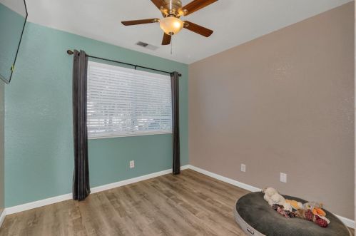 922 Springer Dr, Turlock CA 95382-0273 exterior