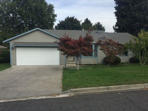 303 37th Ave, Yakima, WA 98902-2279