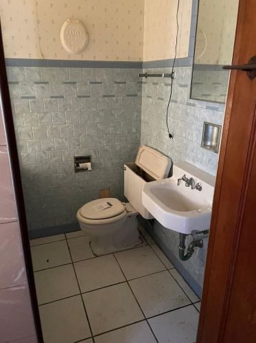 8522 Blackstone Ave, Chicago IL  60619-6527 exterior