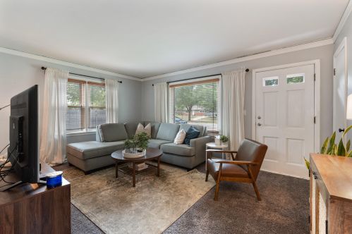 144 92nd St, Milwaukee, WI 53226-4528