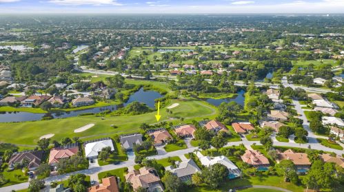 1292 Bent Pine Cv, Fort Pierce FL 34986-2102 exterior