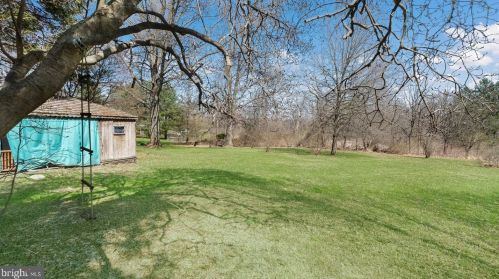 2285 Spinnerstown Rd, Quakertown PA 18951-3805 exterior