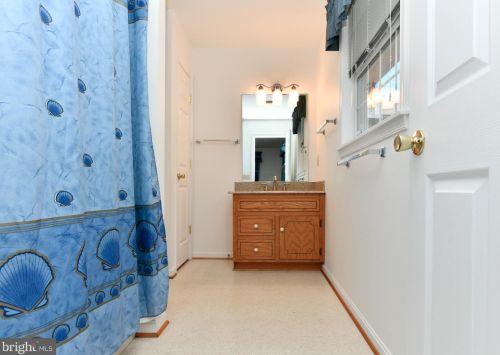 18247 Oak Ln, Lewes DE 19958 exterior