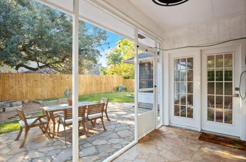 8119 Frst Hts Ln, Austin TX 78749-3506 exterior