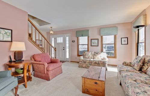 1404 Candlewood Dr, Bull Valley IL 60014-8964 exterior