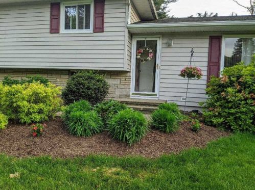 16 Lincoln Dr, Poughkeepsie, NY 12601-6004