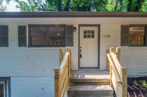2368 Jefferson Ter, Atlanta, GA 30344-2716