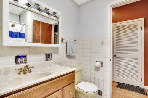 4710 Artesian Ave, Chicago IL 60659-5035 exterior