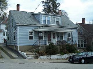 28 Glen Rd, Woonsocket, RI 02895-1902