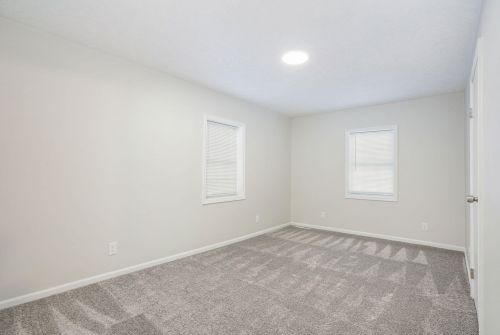 1132 Broadway Ave, Grand Rapids MI 49504-3207 exterior